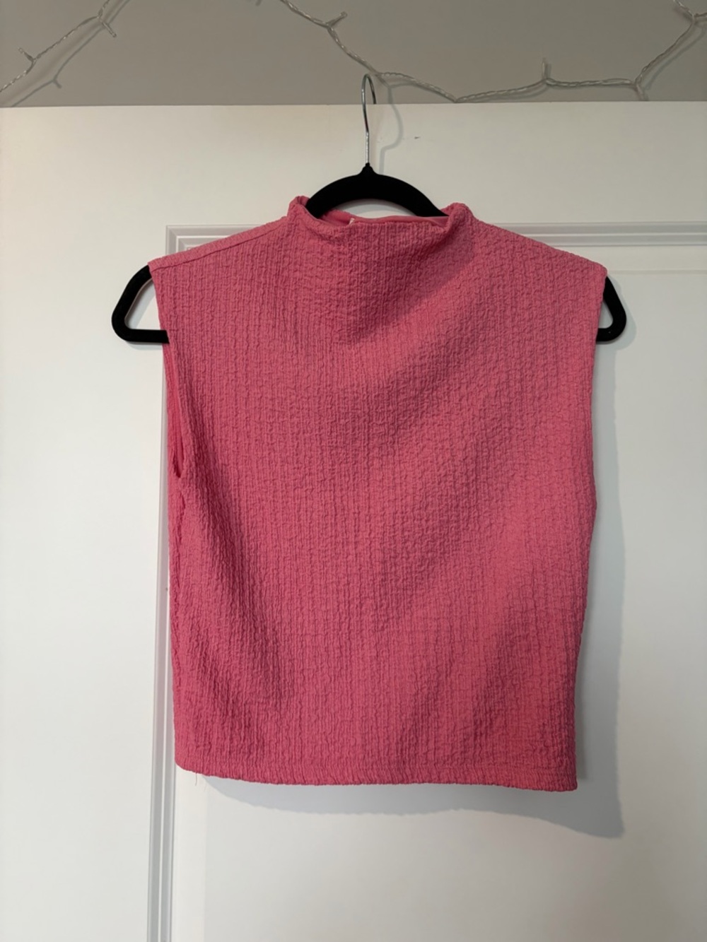 Abercrombie & Fitch Textured Sleeveless Mock Neck Top in Pink